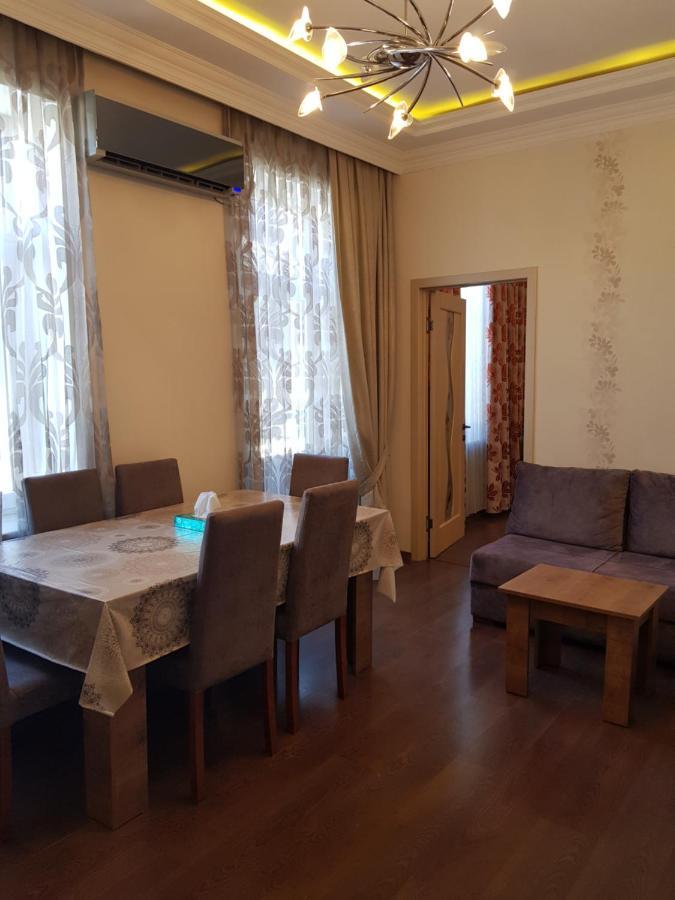 Central Baku Luxury Apartment On Nizami Street Eksteriør bilde