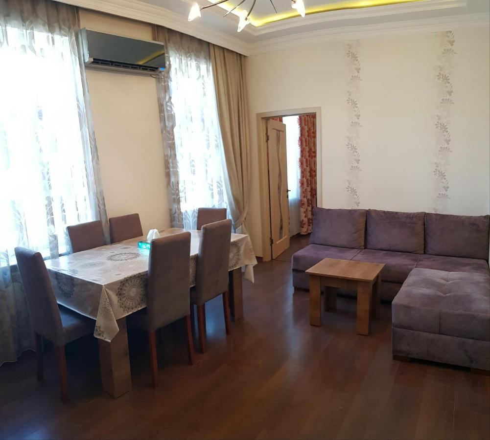 Central Baku Luxury Apartment On Nizami Street Eksteriør bilde
